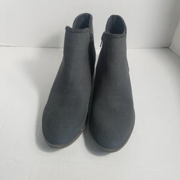 KENSIE GRAY HEELED ANKLE BOOT SIZE 7.5 - Picture 8 of 16